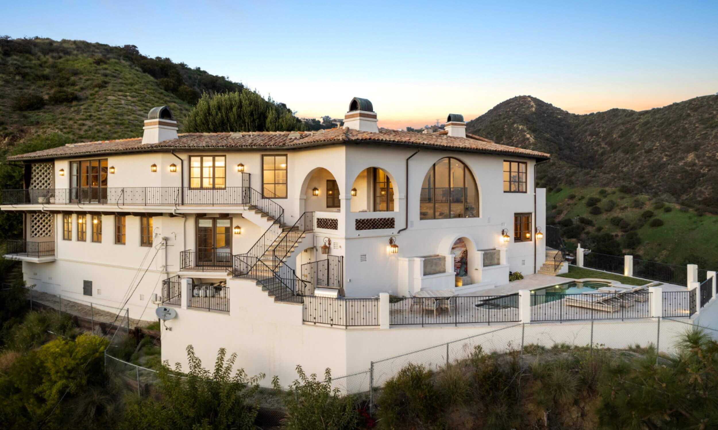 Luxury residential addiction treatment center that accepts Cigna insurance, located on a private hillside with serene surroundings in Los Angeles, California.